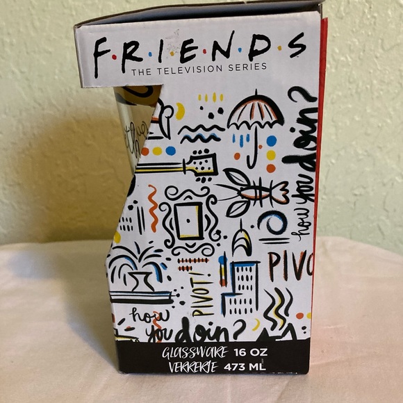 FRIENDS The Television Series Glassware 16oz Clear with Black and Gold - Picture 4 of 4